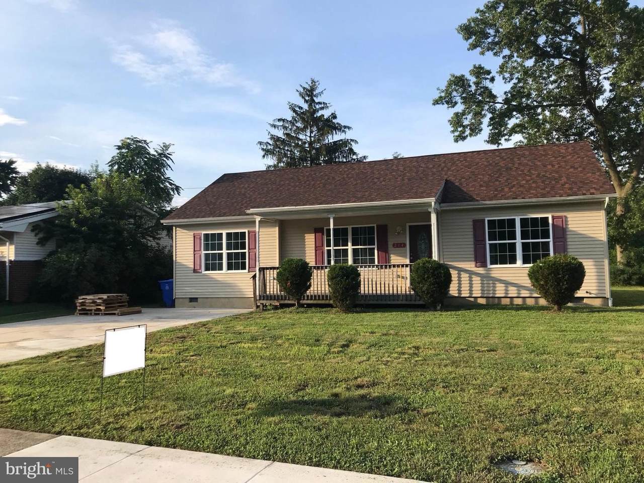 214 Laurel Avenue - Photo 1