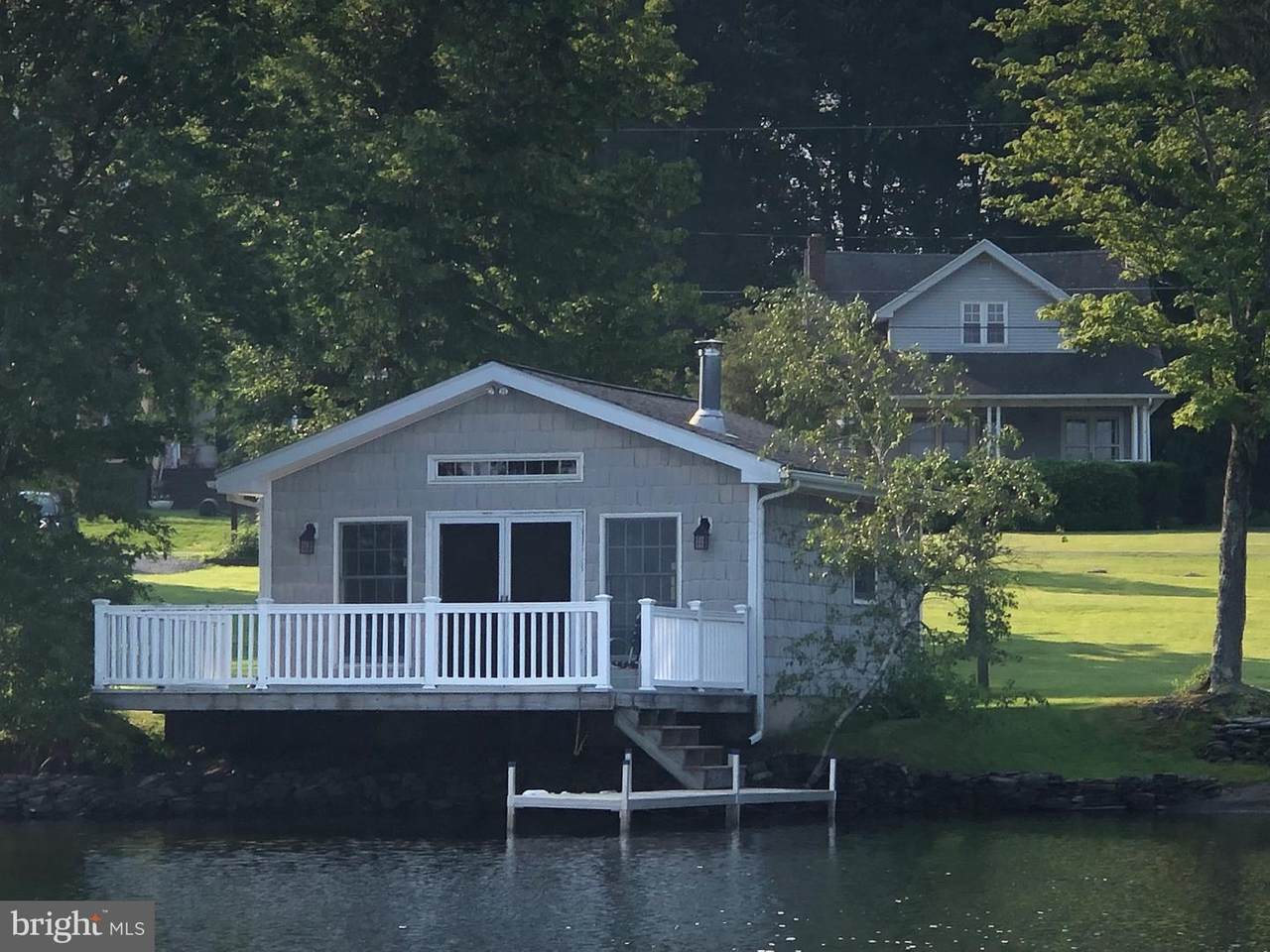 1093 Crystal Lake Blvd - Photo 1
