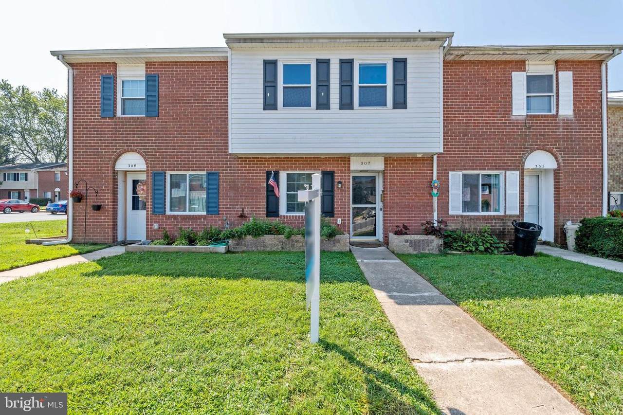 307 Sweet Briar Court - Photo 1