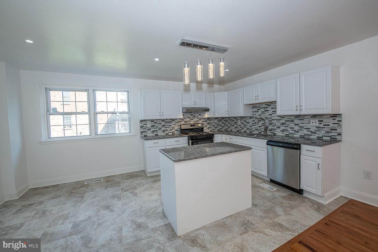 7820 Mercury Place - Photo 1