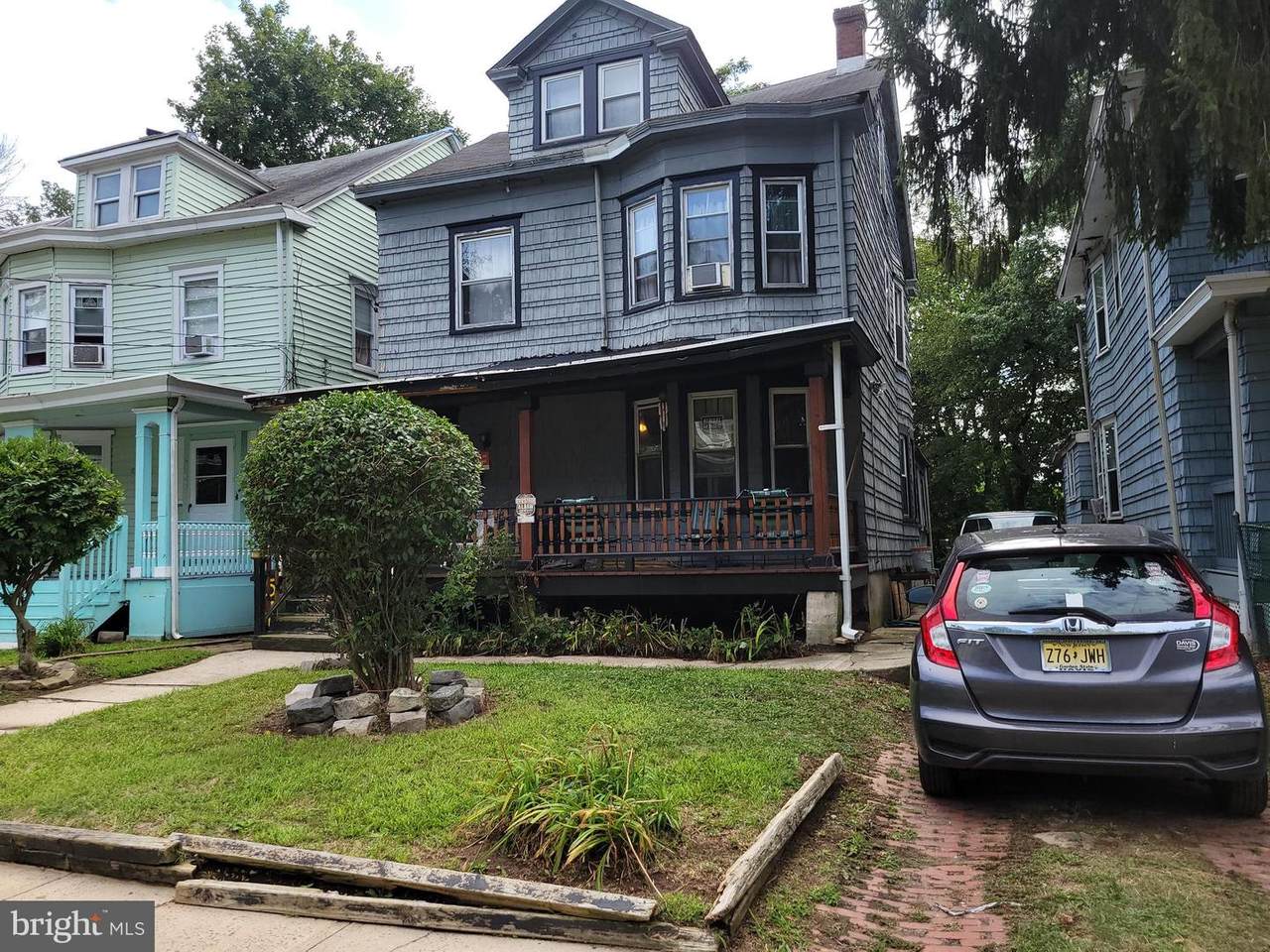 571 Rutherford Avenue - Photo 1