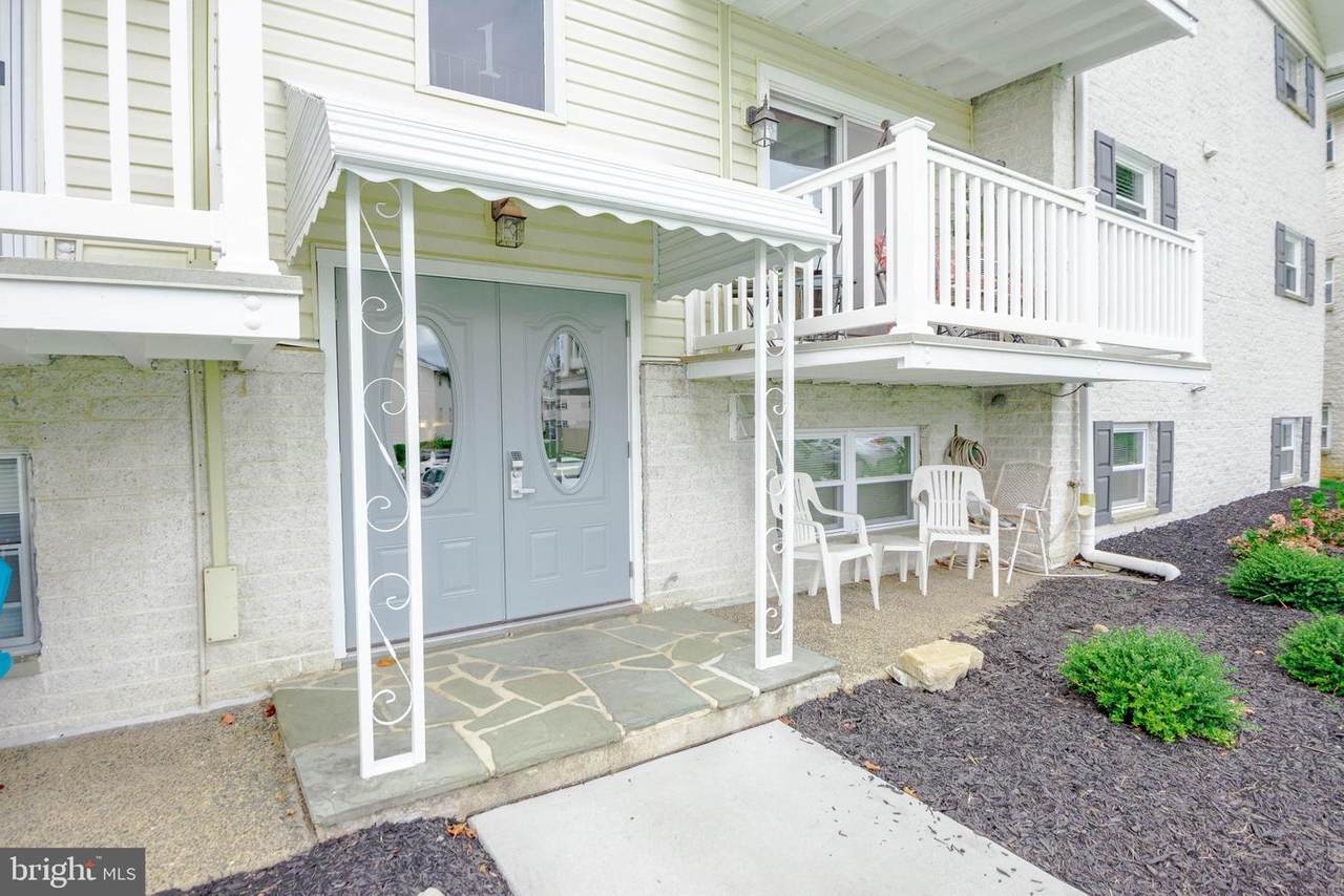 1 Warren Lodge Court - Photo 1