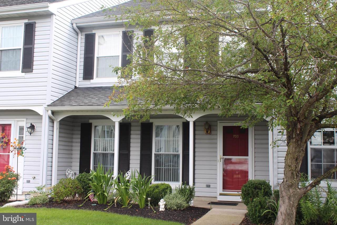 702 Lindsley Court - Photo 1