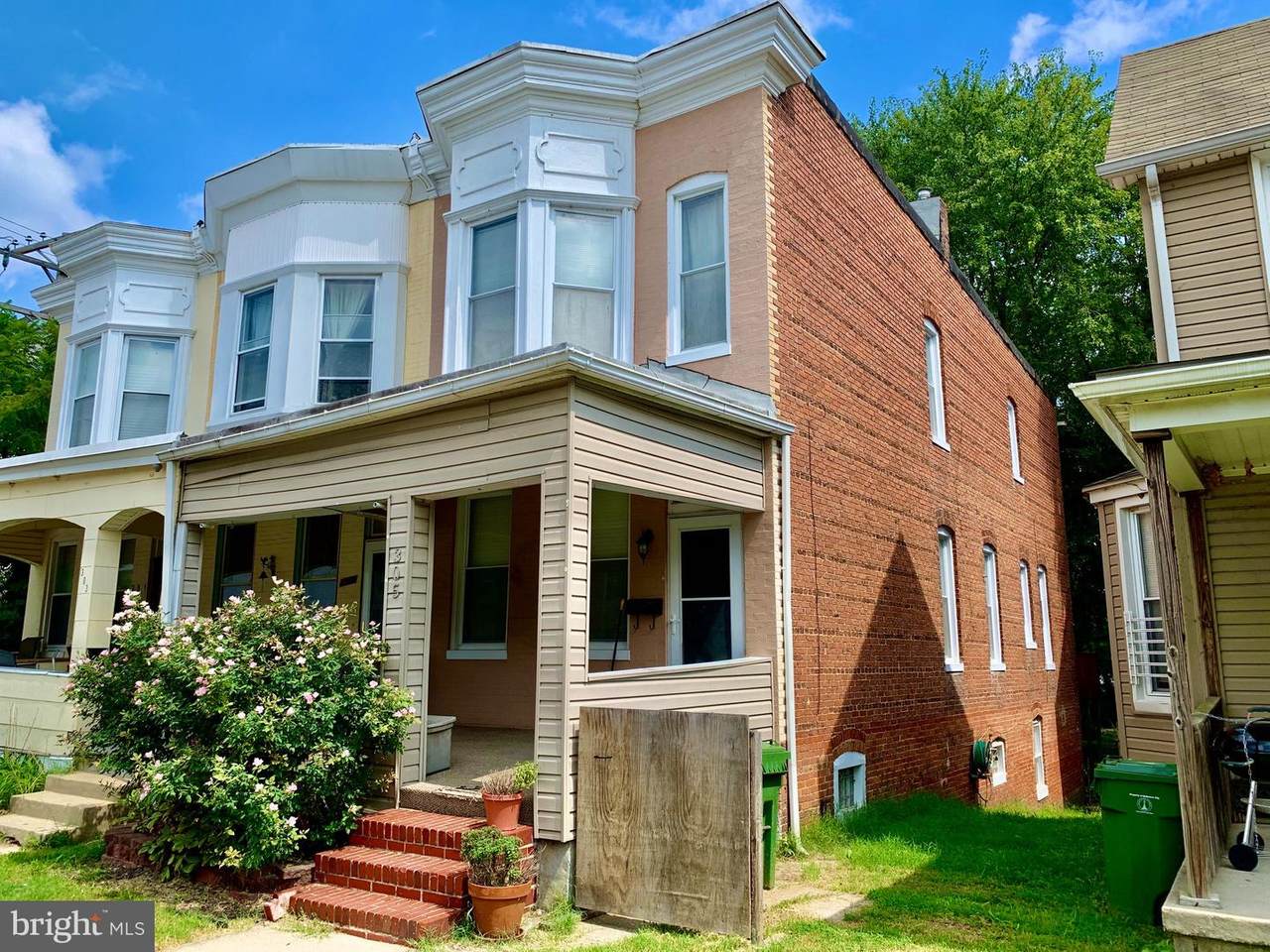 305 Collins Avenue - Photo 1