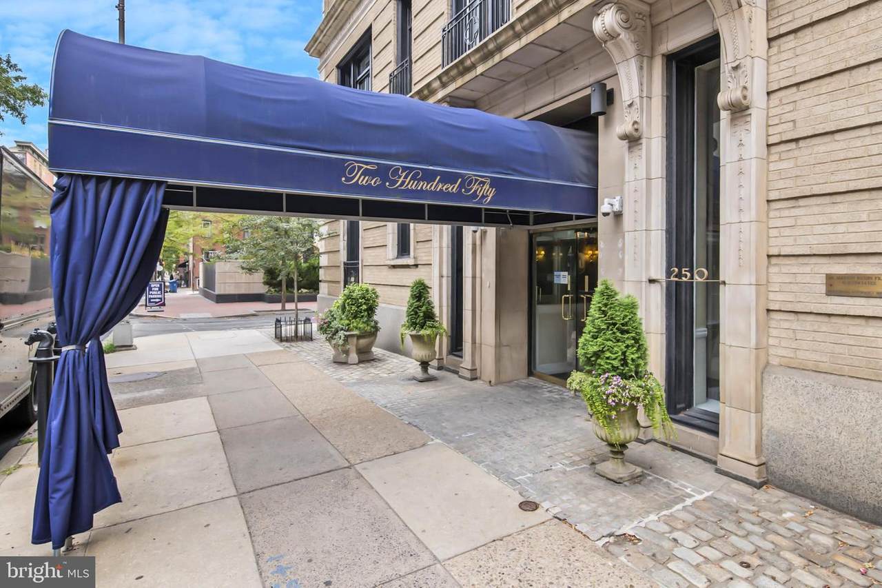 250 17TH Street - Photo 1