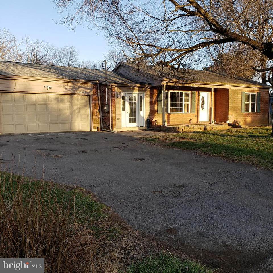 8635 Sharpsburg Pike - Photo 1