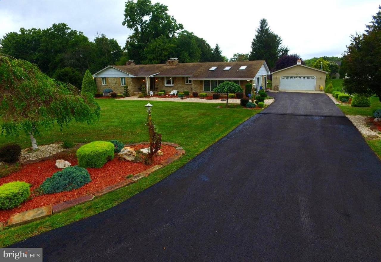 20 Bonnie Ave - Photo 1