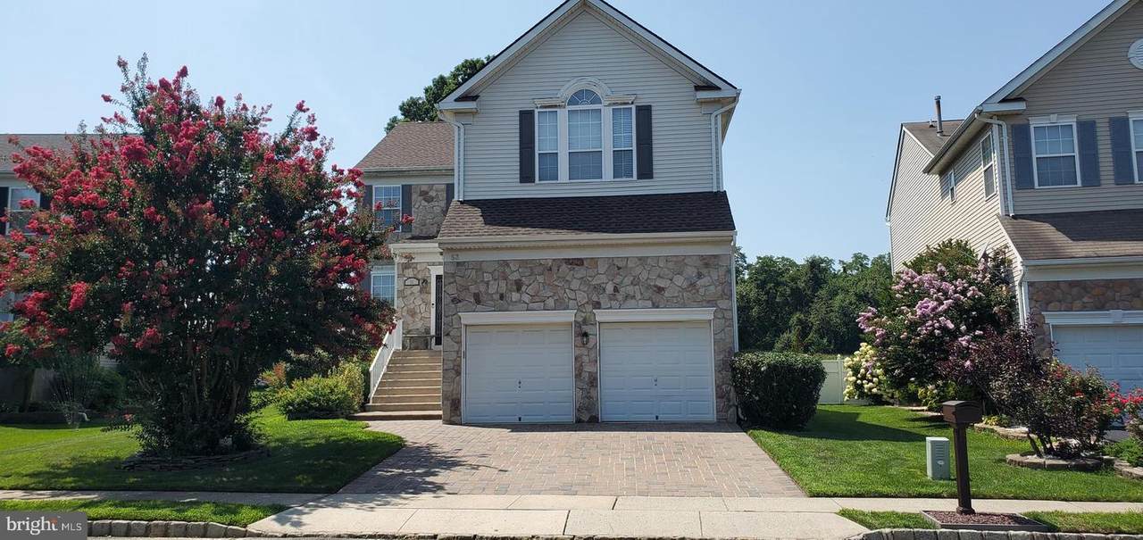 53 Lincoln Drive - Photo 1