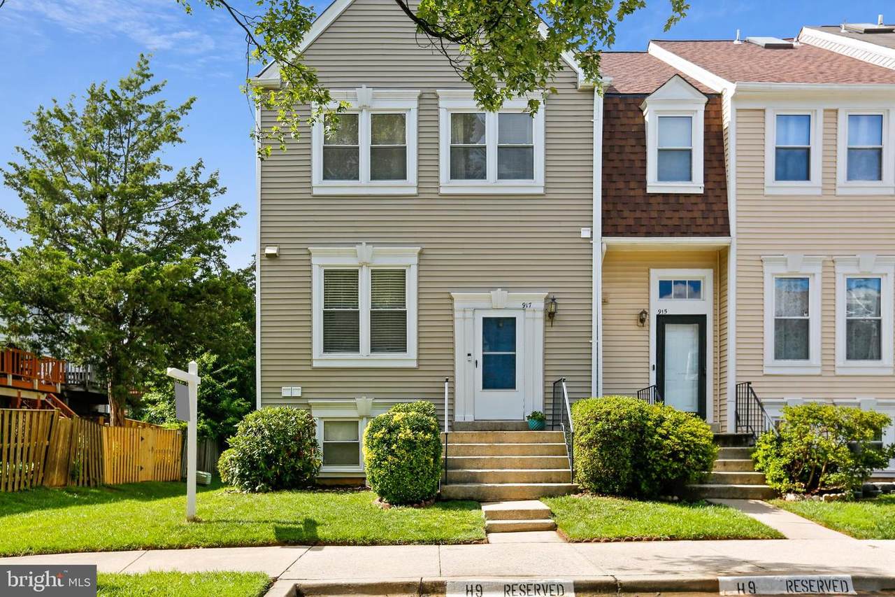 917 Bayridge Terrace - Photo 1