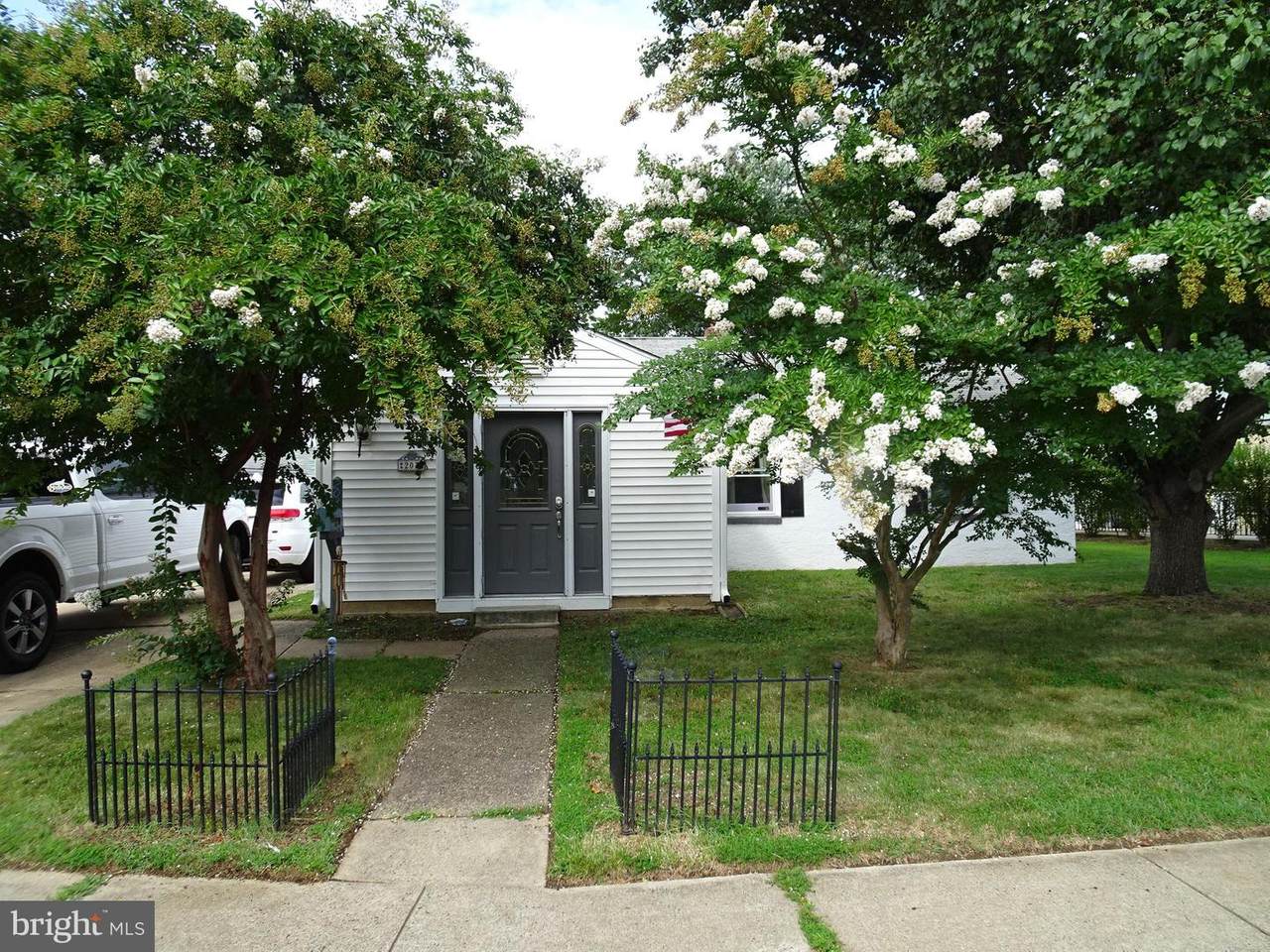 203 Keiser Place - Photo 1