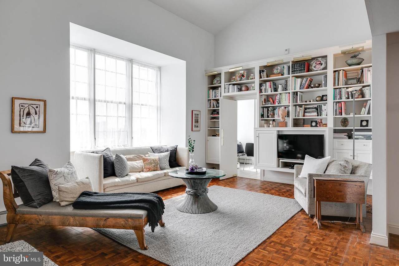 211-25 4TH Street - Photo 1