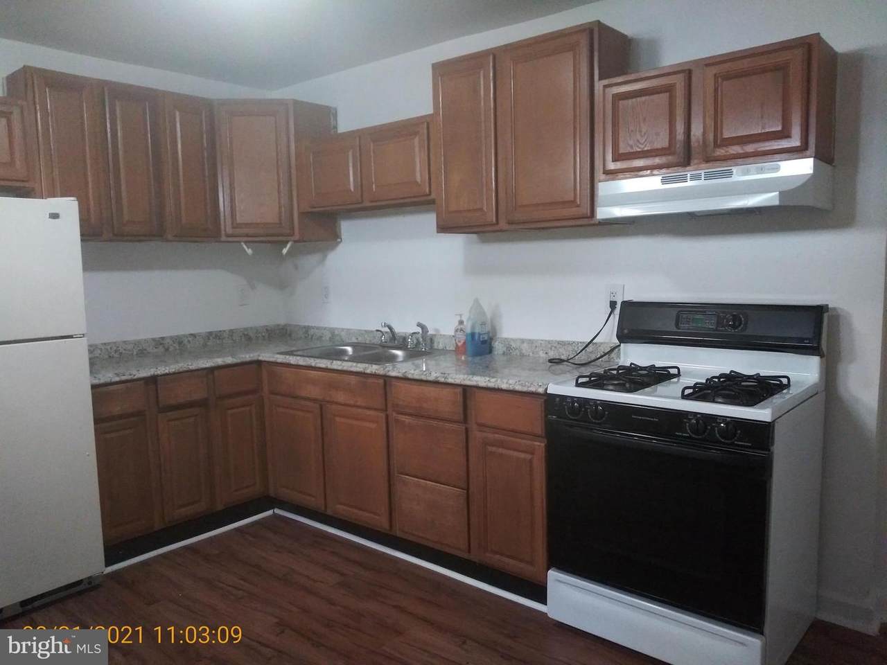 803 7TH Street - Photo 1