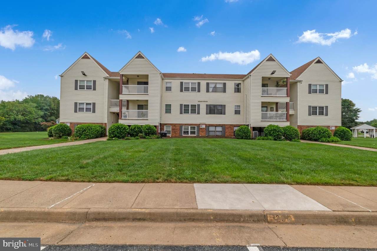 102 Chesterfield Lane - Photo 1