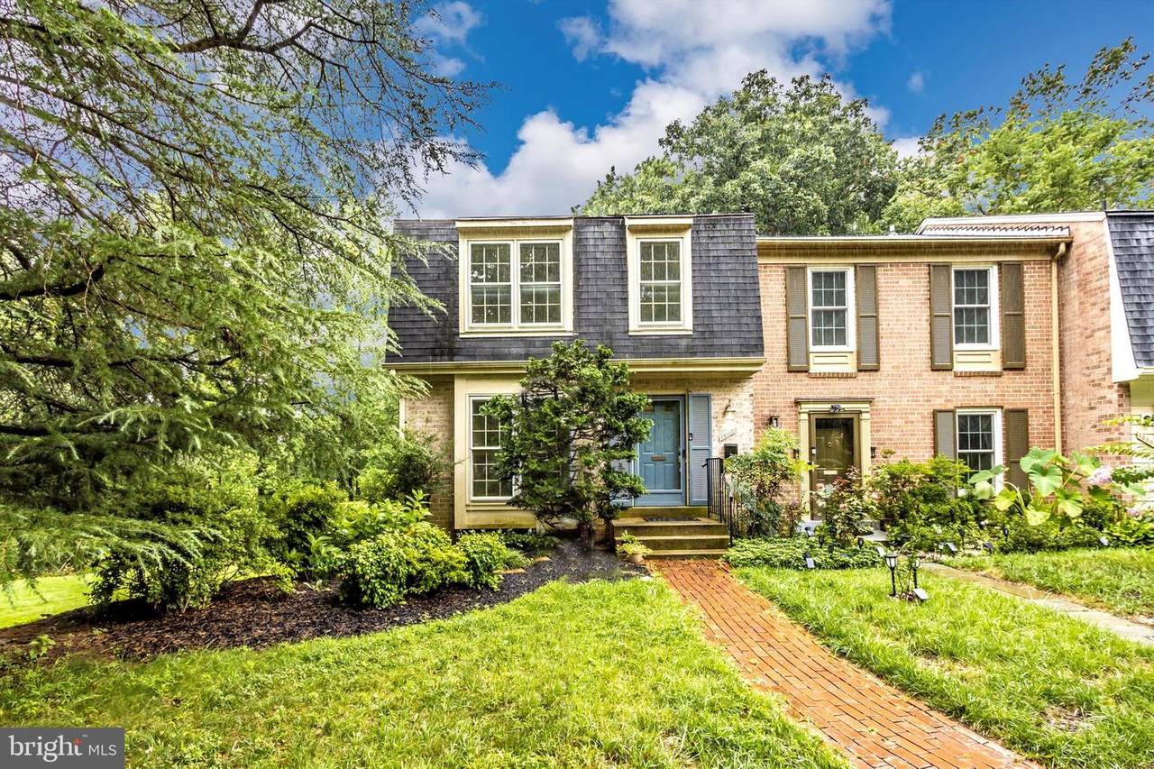 10000 Maple Leaf Drive - Photo 1