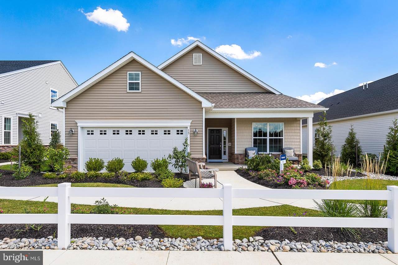 21 Boardwalk Drive - Photo 1