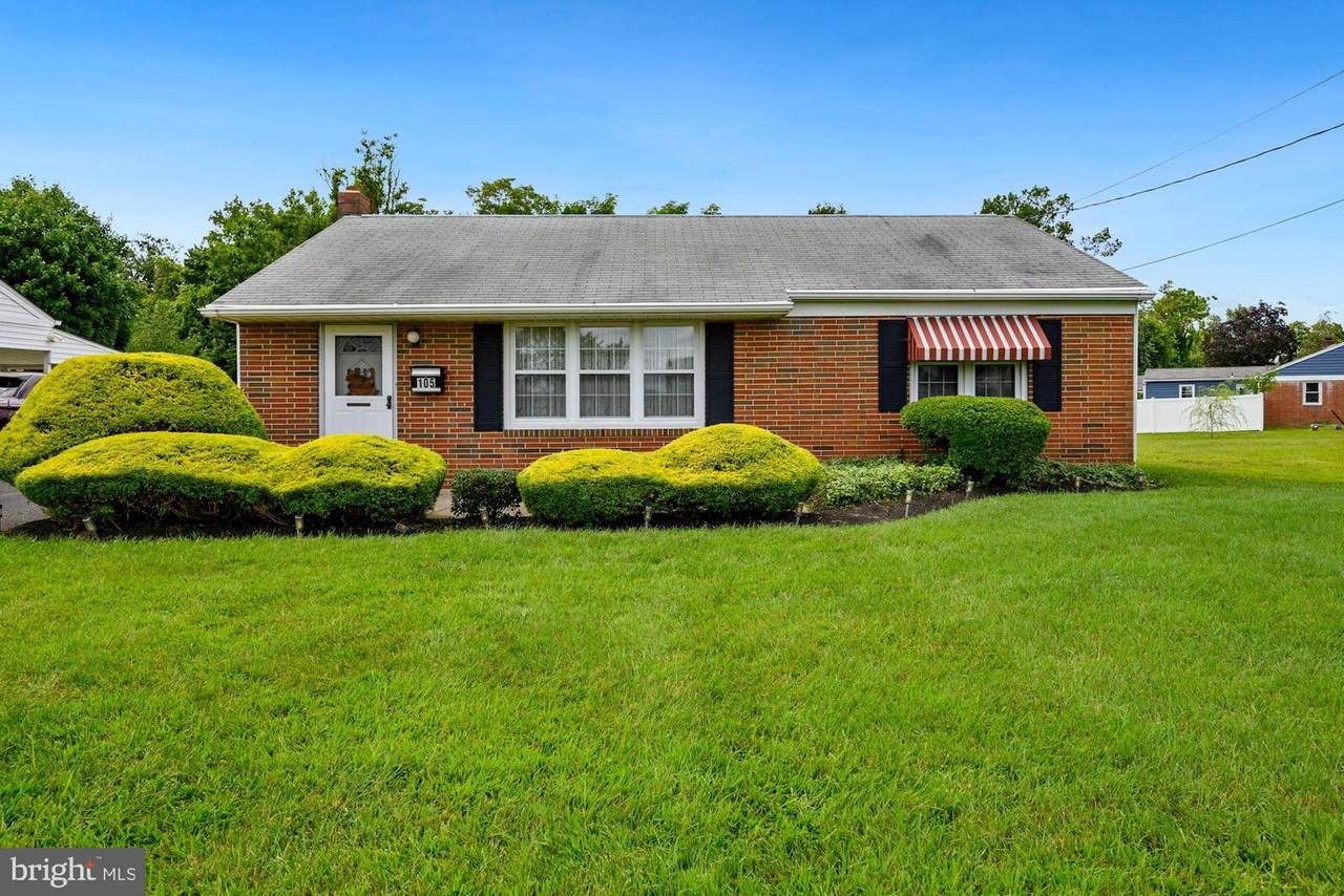 105 Franklin Avenue - Photo 1
