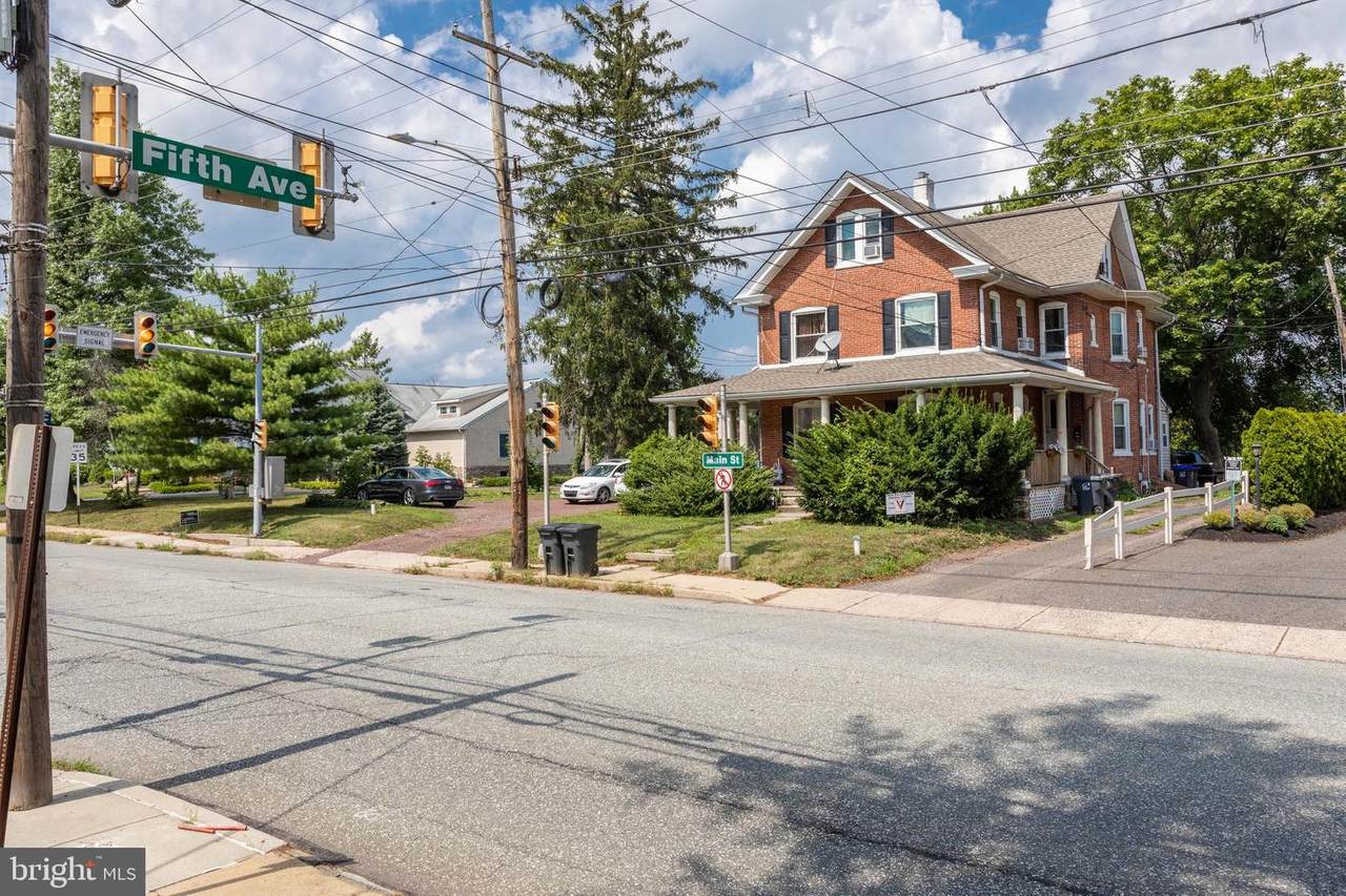 437 Main Street - Photo 1