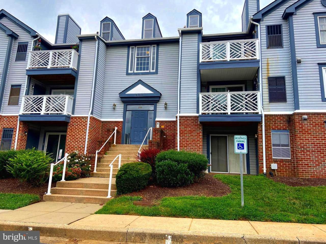 200 Oak Leaf Circle - Photo 1