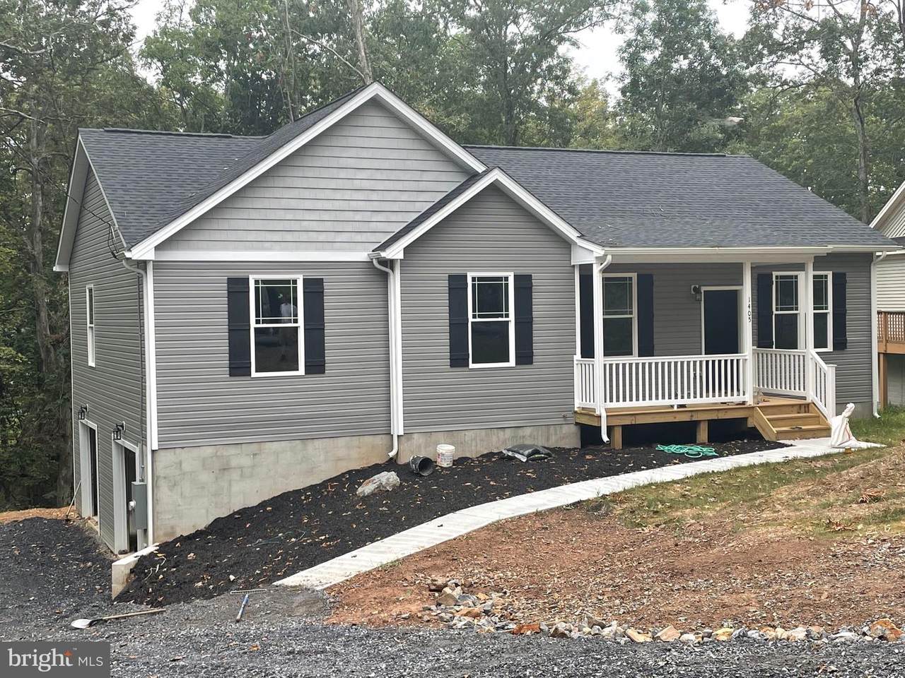 1405 Lakeview Drive - Photo 1