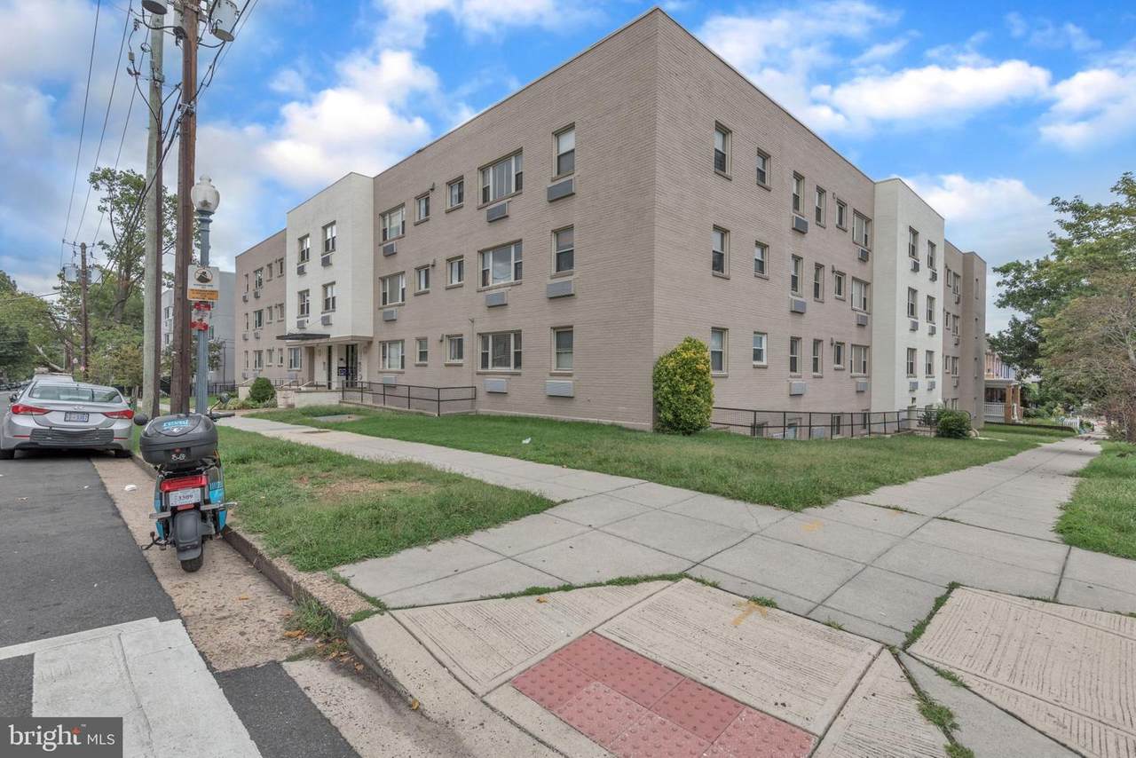 738 Longfellow Street - Photo 1