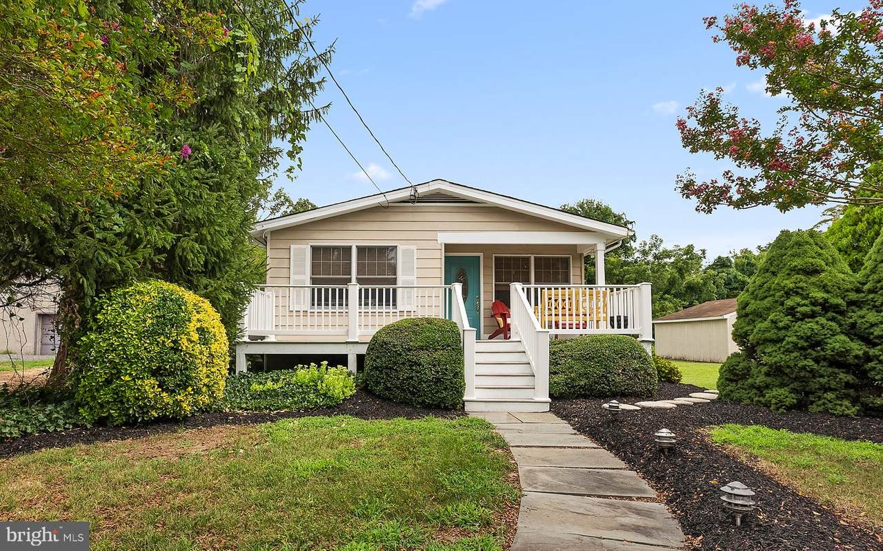 308 Shell Bay Avenue - Photo 1