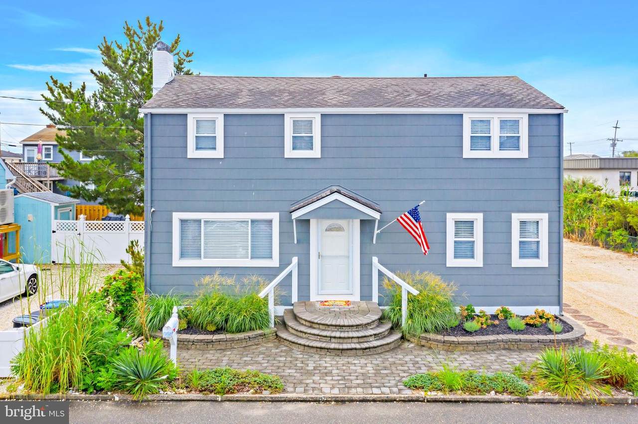 16 Nevada Avenue - Photo 1