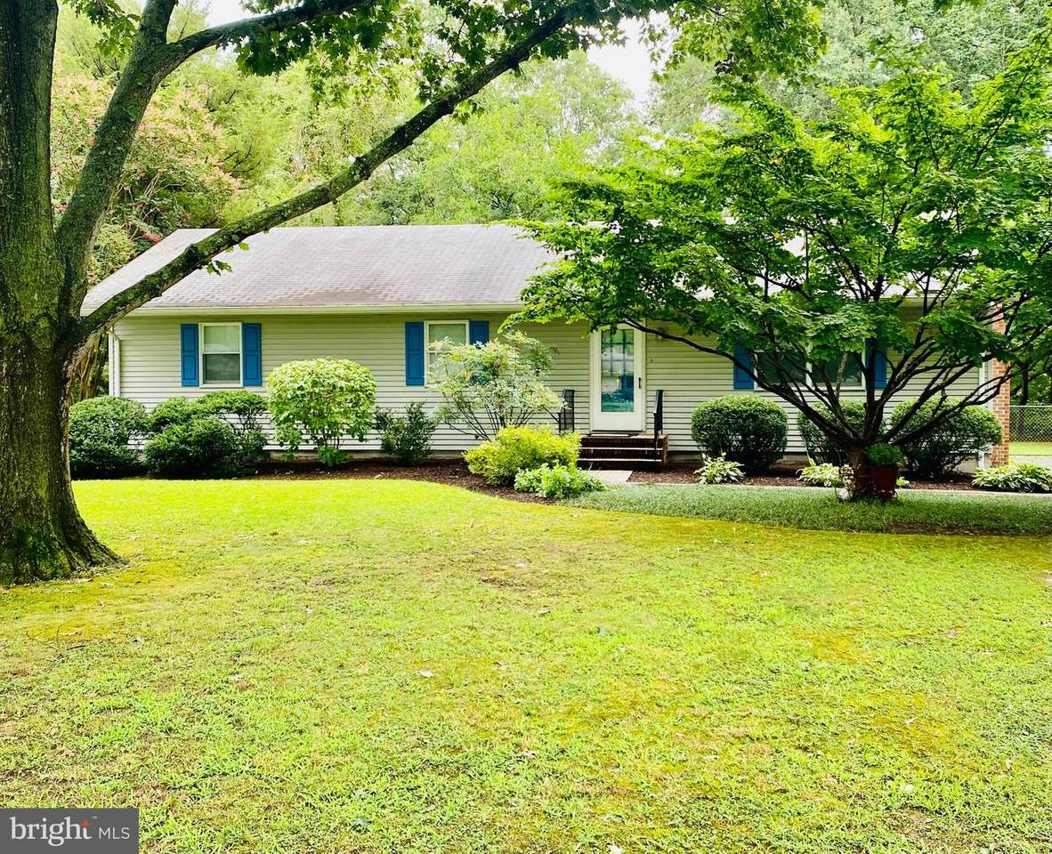 816 Applewood - Photo 1