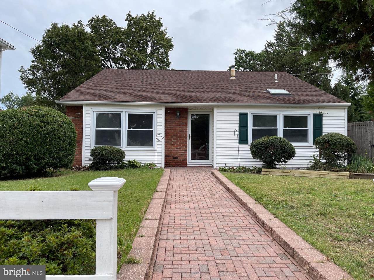 8338 Osler Avenue - Photo 1