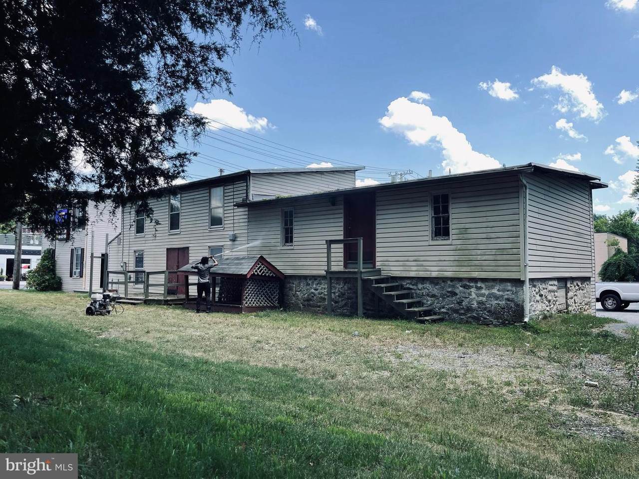 11010 York Road - Photo 1