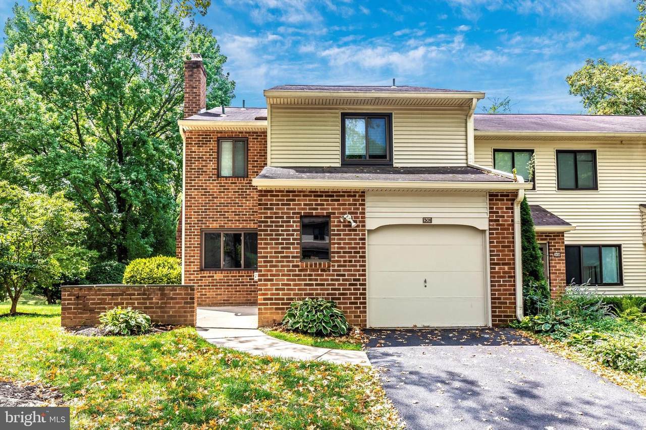301 Camsten Court - Photo 1
