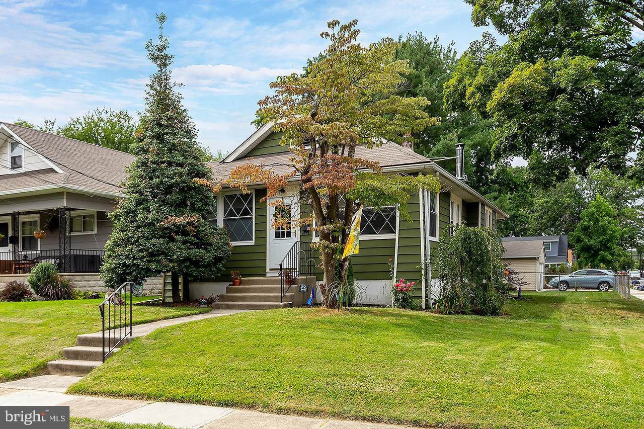 601 Graisbury Avenue - Photo 1