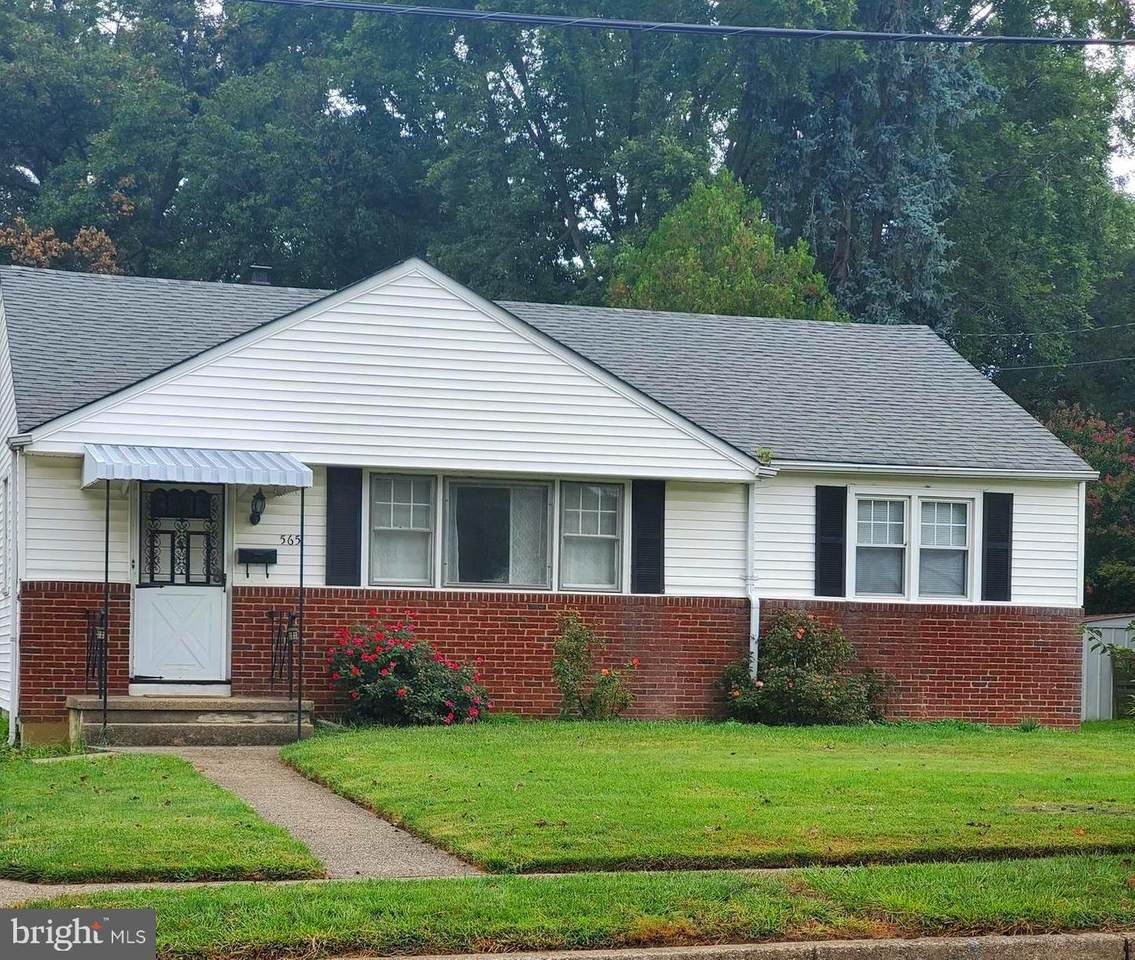 565 Dewey Parker Avenue - Photo 1