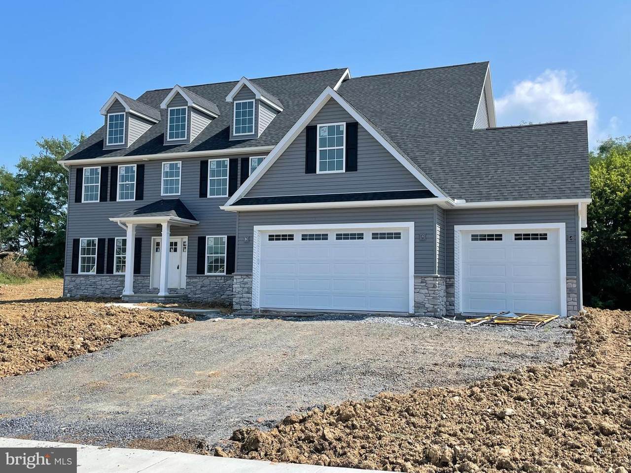 171 Delanie Drive - Photo 1
