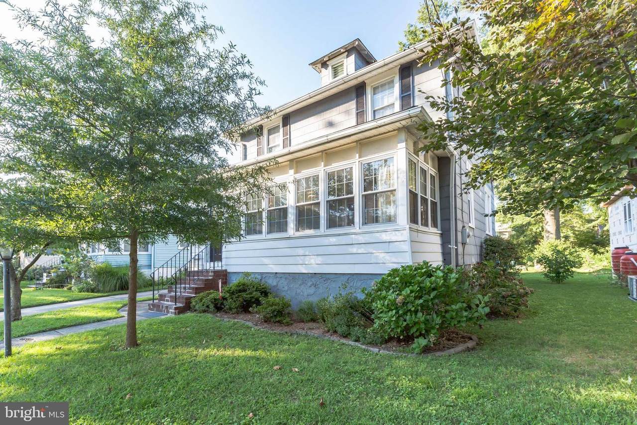 1025 Belmont - Photo 1