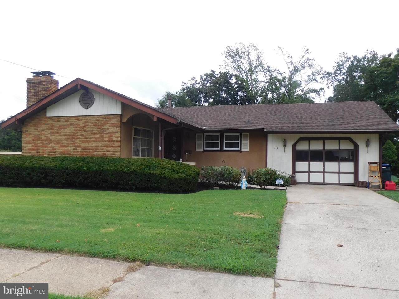 1711 Burlington Avenue - Photo 1