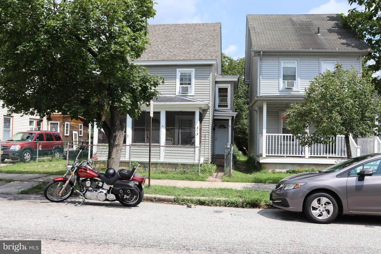 313 5TH Street - Photo 1