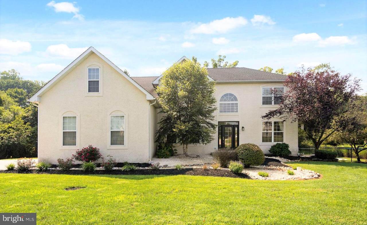 208 Jockey Hollow - Photo 1