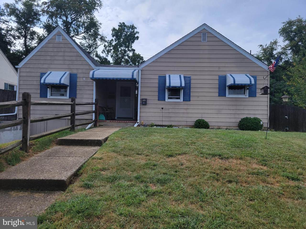 41 University Avenue - Photo 1