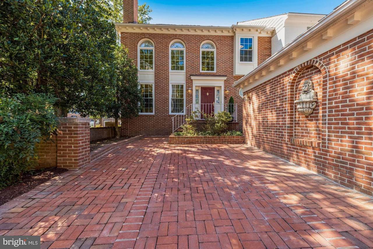8000 Quarry Ridge Way - Photo 1