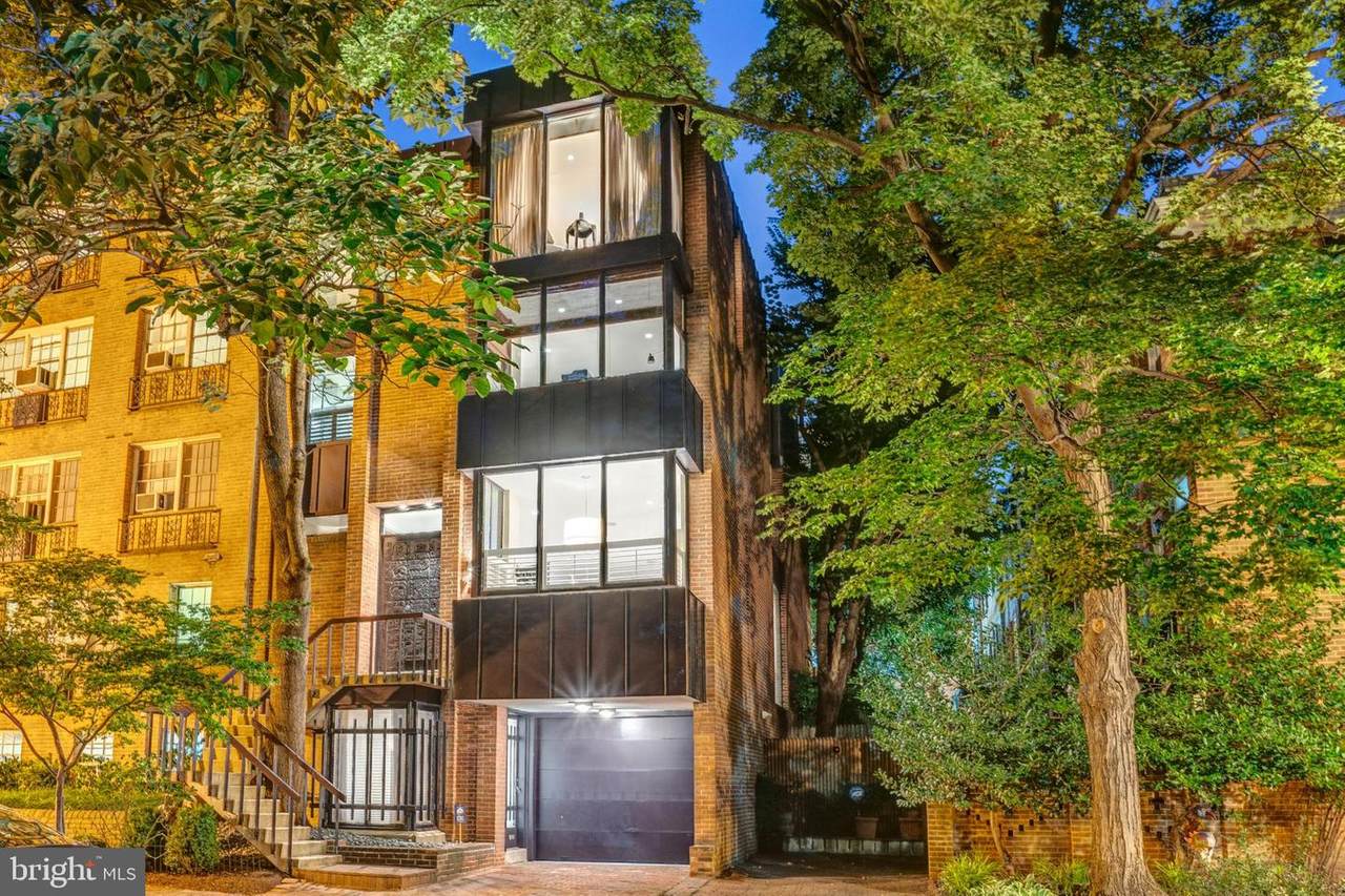 935 26TH Street - Photo 1