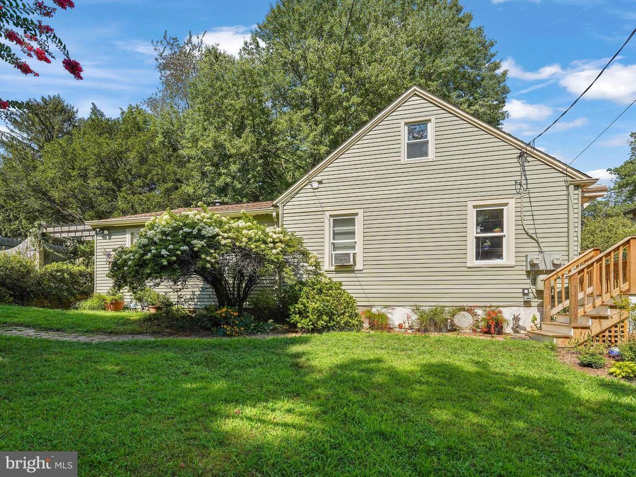 533 Ridge Avenue - Photo 1
