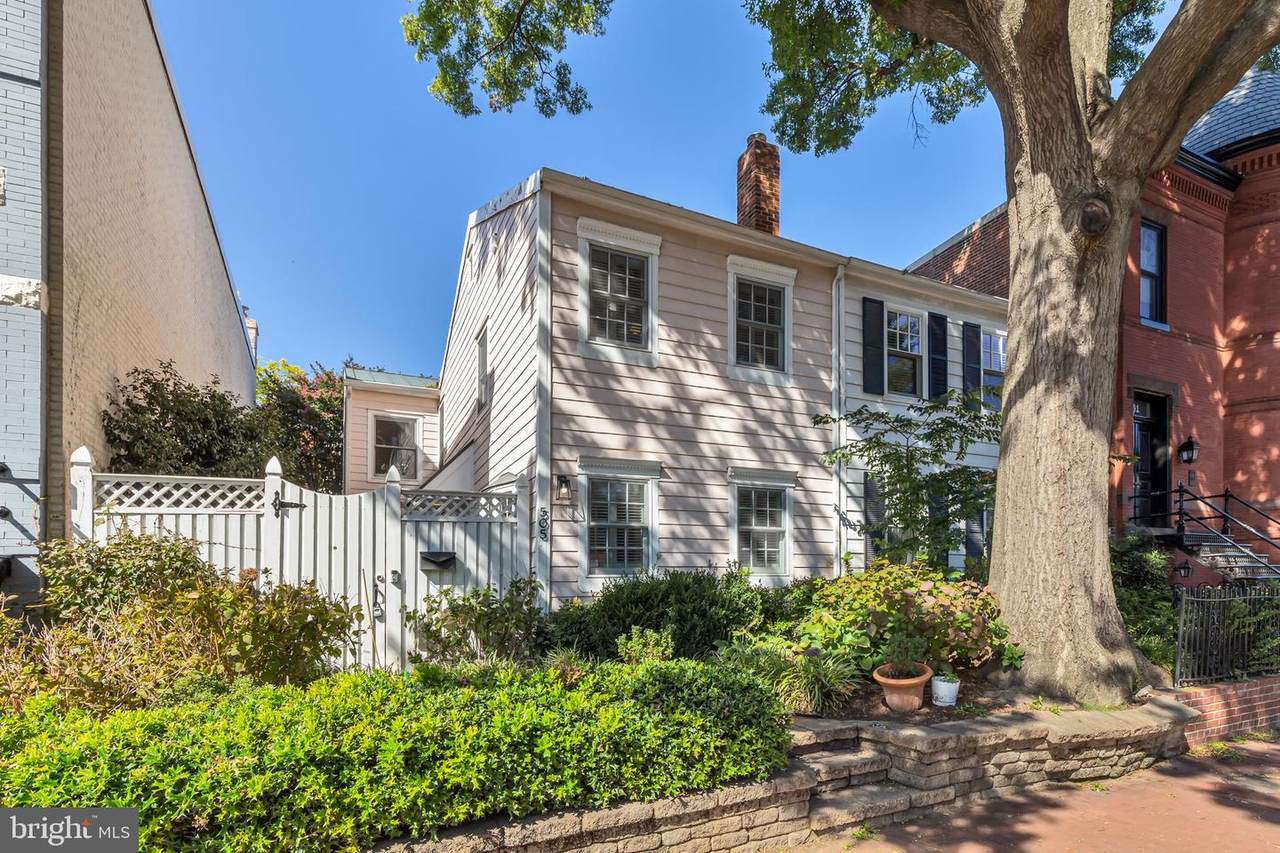 505 6TH Street - Photo 1