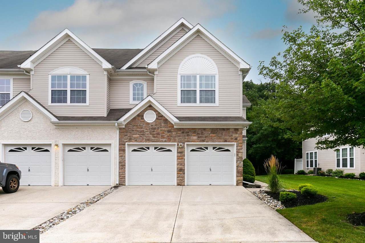 10 Tudor Court - Photo 1