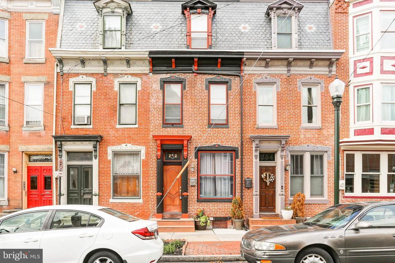 252 Verbeke Street - Photo 1
