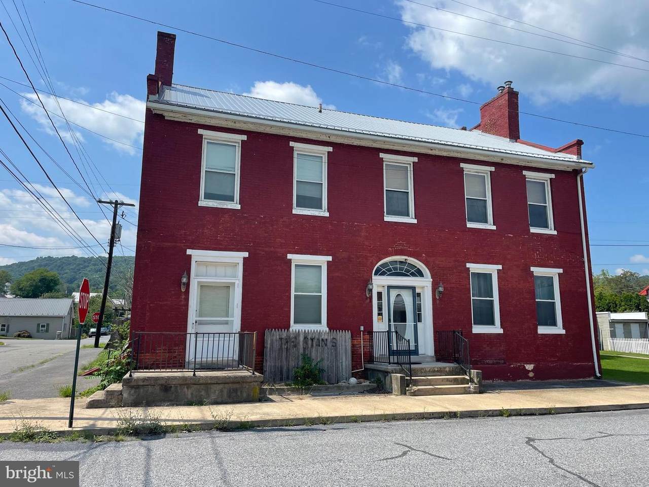 21 Water St. N - Photo 1