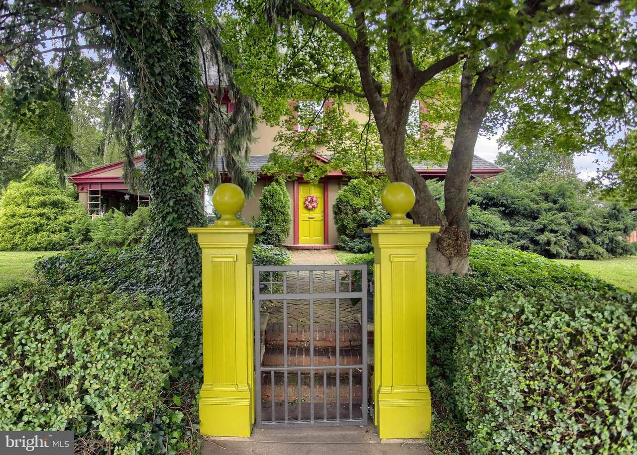 1105 King Street - Photo 1