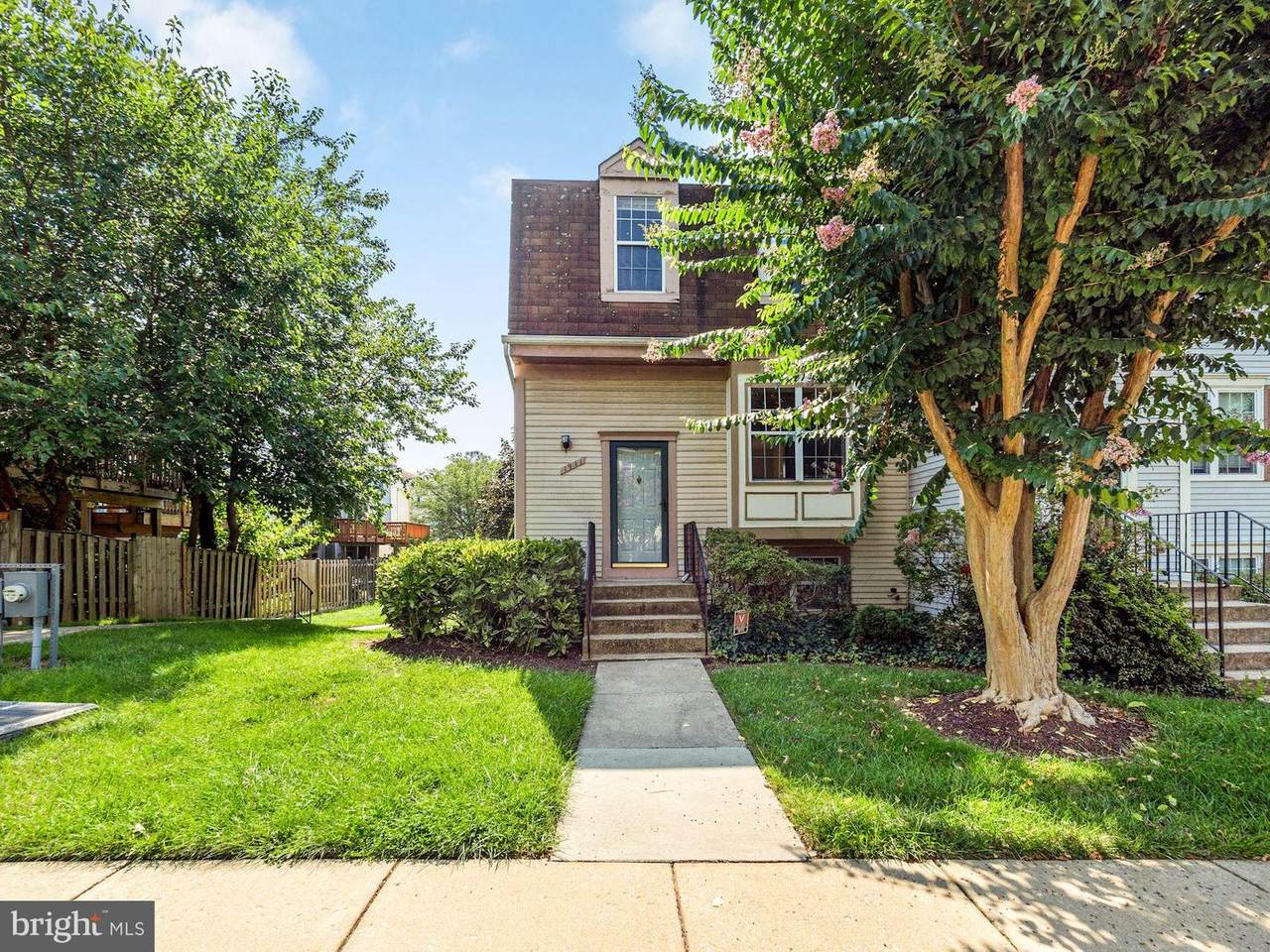 1911 Bronzegate Boulevard - Photo 1