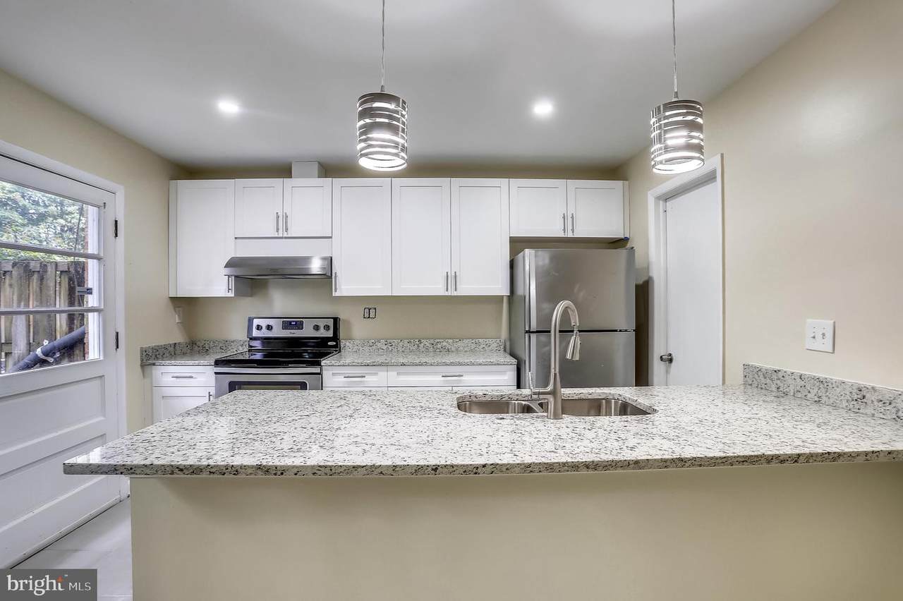5119 Clacton Avenue - Photo 1