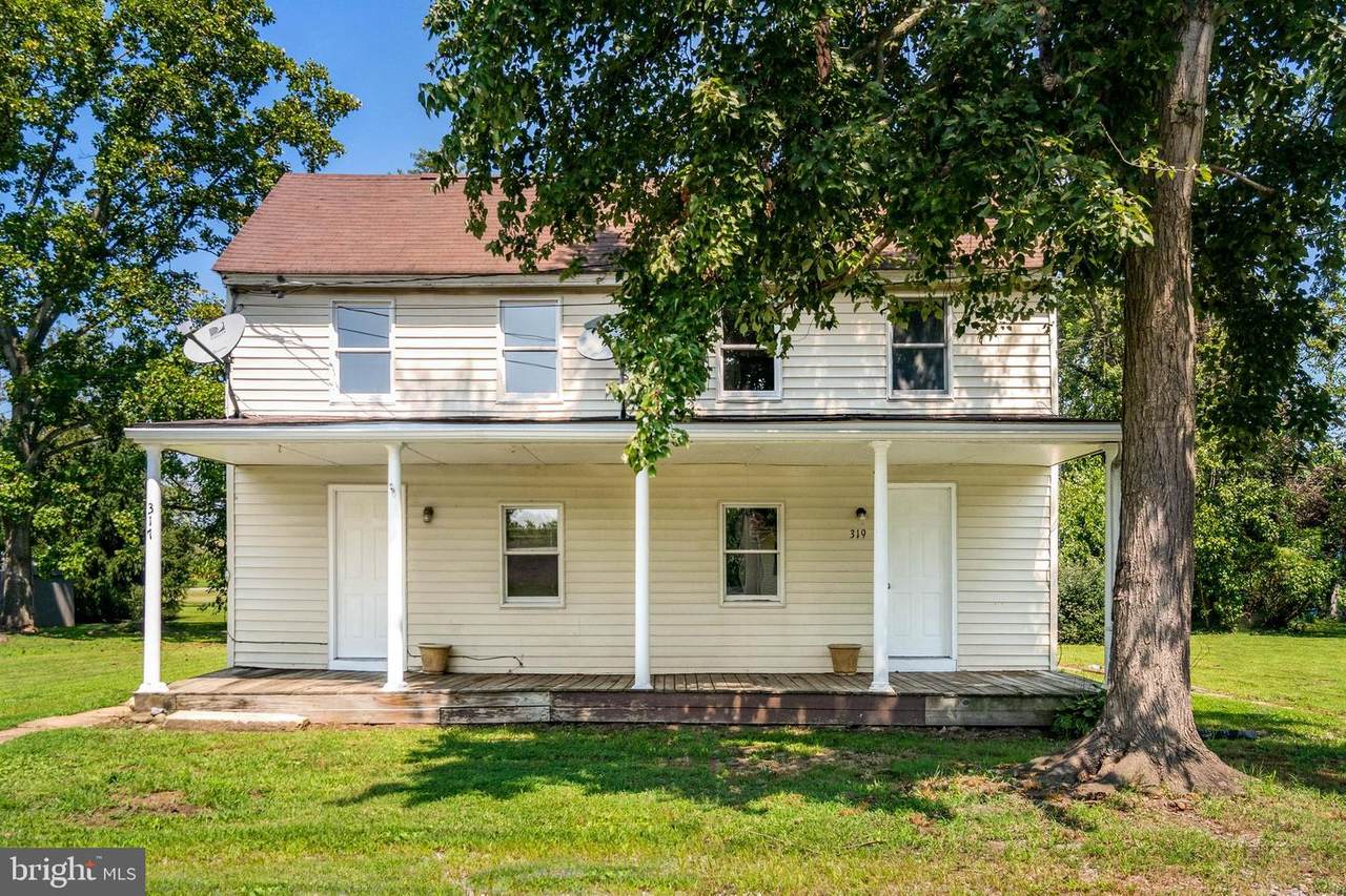 317 Moss Street - Photo 1
