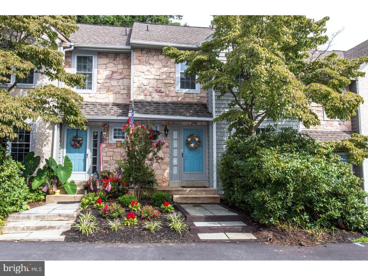 150 Nottingham Court - Photo 1